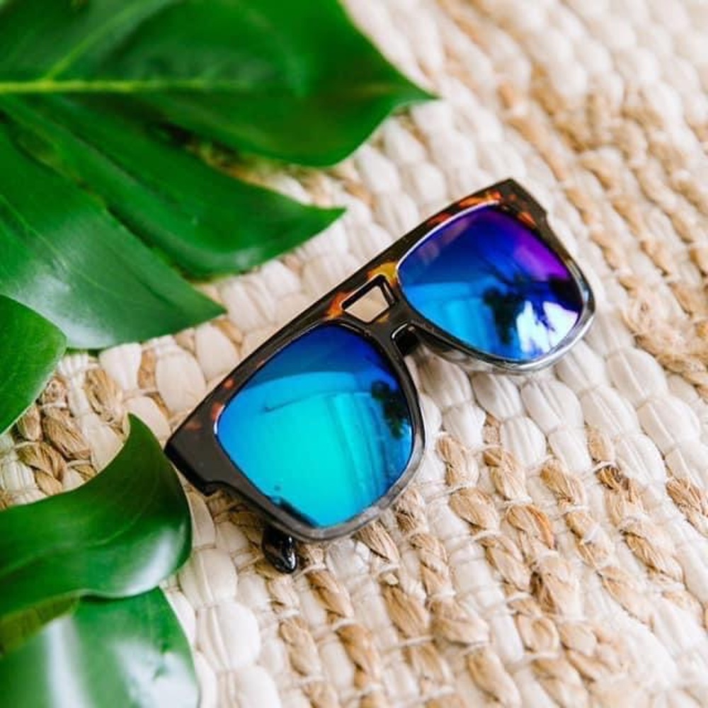 NEW! Tortoise & The Hair Mirrored Sunglasses